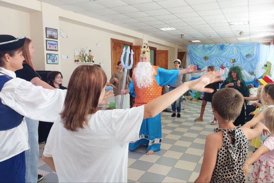 В Кирилловском Доме культуры прошла театрализованно-игровая программа «День Нептуна» В Кирилловском Доме культуры прошла театрализованно-игровая программа «День Нептуна»