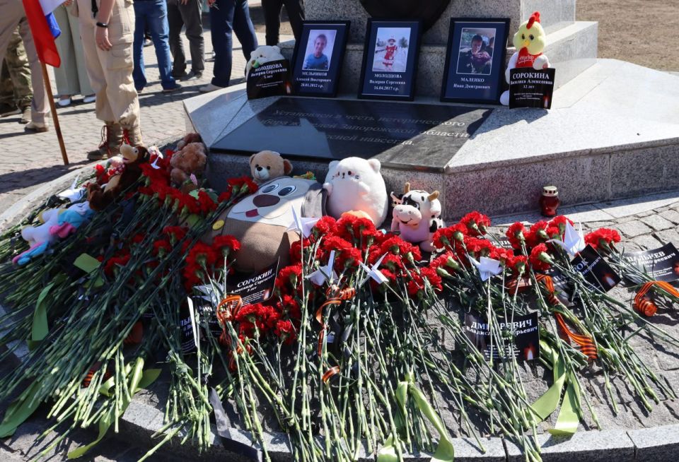 Депутаты Законодательного Собрания Запорожской области приняли участие в митинге-реквиеме, приуроченном ко Дню памяти детей, ставших жертвами войны в Донбассе, который накануне состоялся в Мелитополе Депутаты Законодательного Собрания Запорожской области приняли участие в митинге-реквиеме, приуроченном ко Дню памяти детей, ставших жертвами войны в Донбассе, который накануне состоялся в Мелитополе