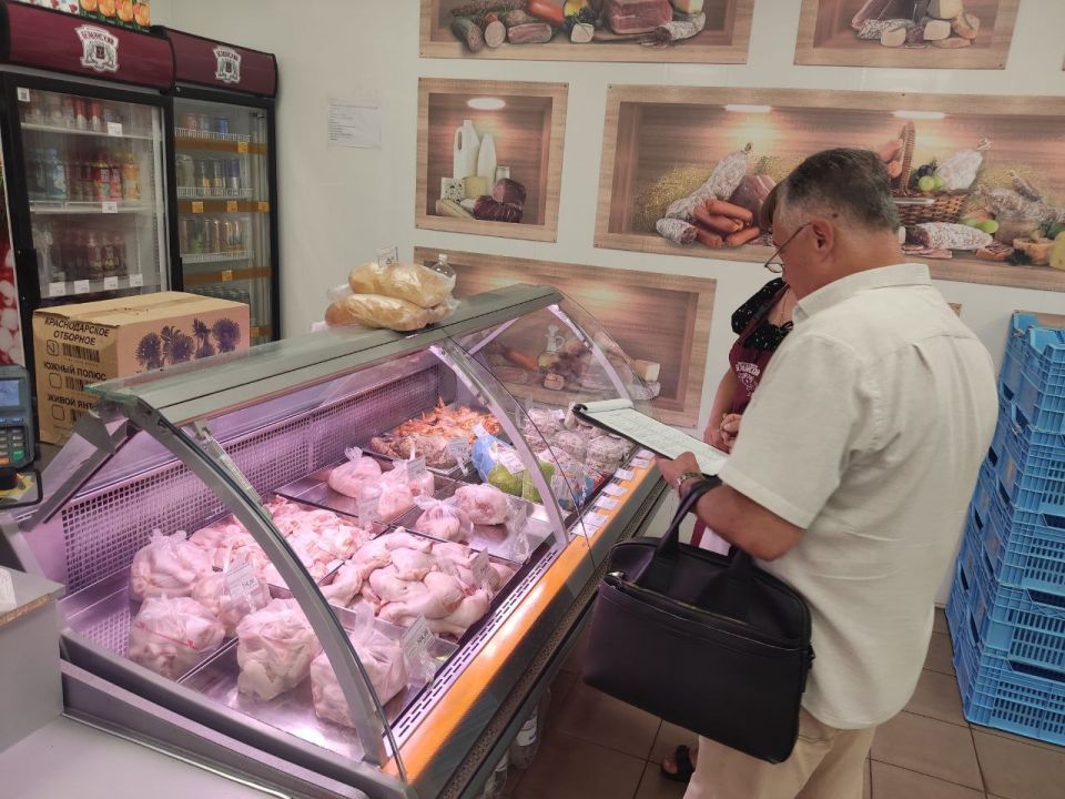 Специалисты Министерства промышленности и торговли Запорожской области провели выездной мониторинг торговых объектов Черниговского муниципального округа Специалисты Министерства промышленности и торговли Запорожской области провели выездной мониторинг торговых объектов Черниговского муниципального округа