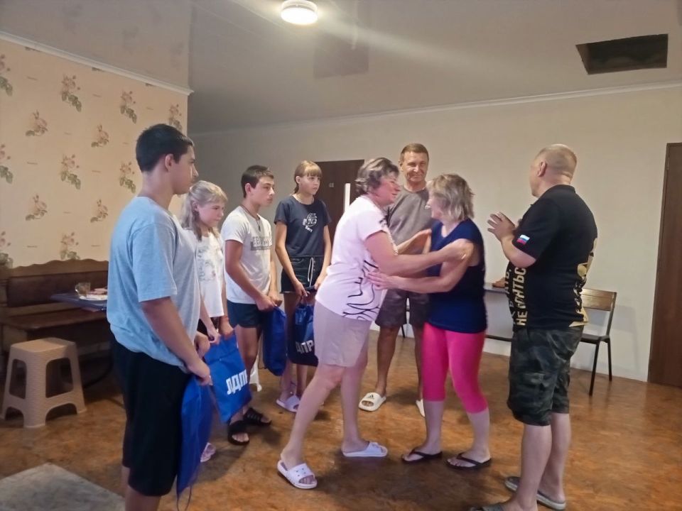 Акимовское местное отделение ЛДПР оказало адресную помощь многодетной семье Точилиных в преддверии нового учебного года