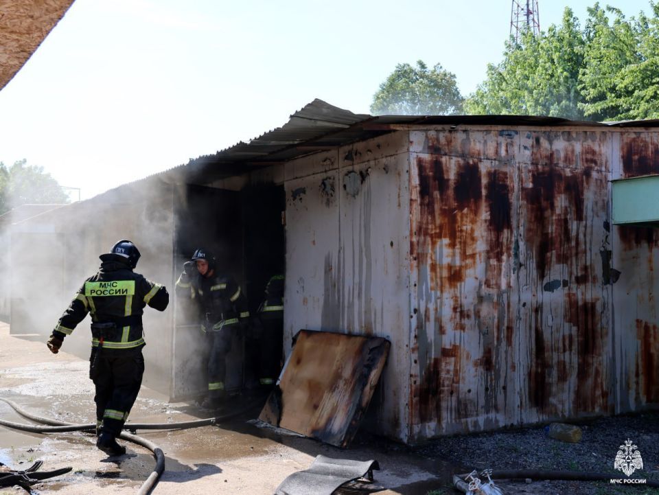 Предварительно, нарушение требований пожарной безопасности при проведении сварочных работ стало причиной пожара на территории авторынка в Мелитополе Предварительно, нарушение требований пожарной безопасности при проведении сварочных работ стало причиной пожара на территории авторынка в Мелитополе