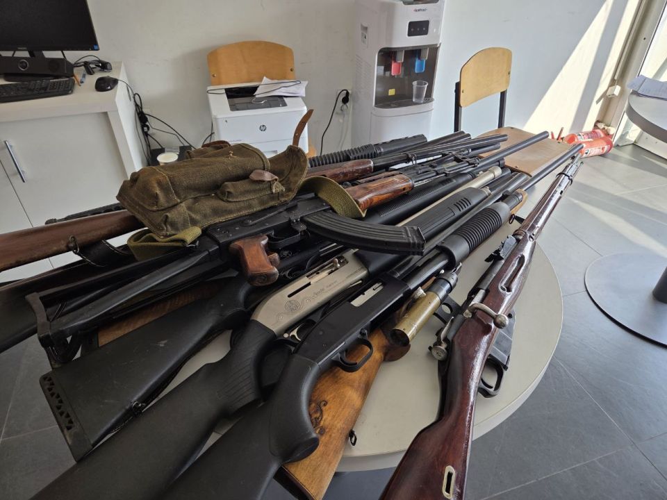 В Запорожской области продолжается передача нарезного и гладкоствольного оружия нашим бойцам на передовую В Запорожской области продолжается передача нарезного и гладкоствольного оружия нашим бойцам на передовую