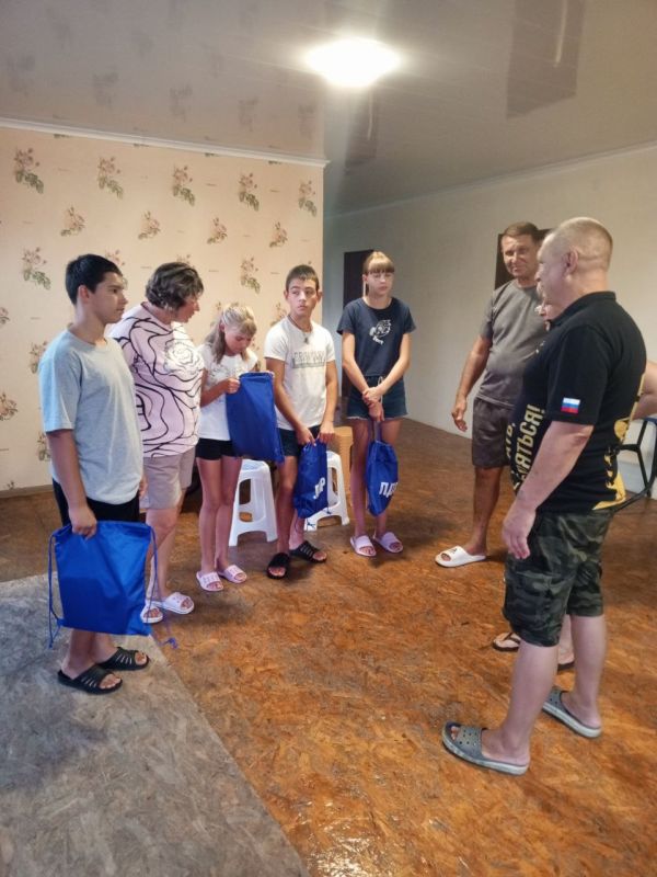 Акимовское местное отделение ЛДПР оказало адресную помощь многодетной семье Точилиных в преддверии нового учебного года Акимовское местное отделение ЛДПР оказало адресную помощь многодетной семье Точилиных в преддверии нового учебного года