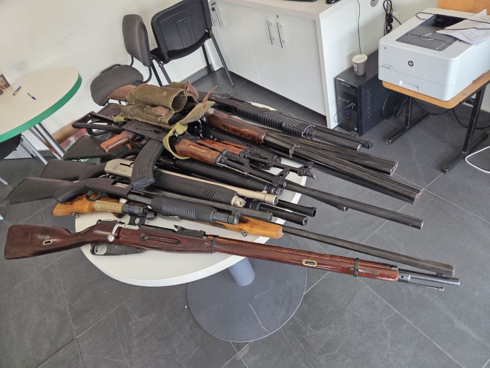 В Запорожской области продолжается передача нарезного и гладкоствольного оружия нашим бойцам на передовую В Запорожской области продолжается передача нарезного и гладкоствольного оружия нашим бойцам на передовую