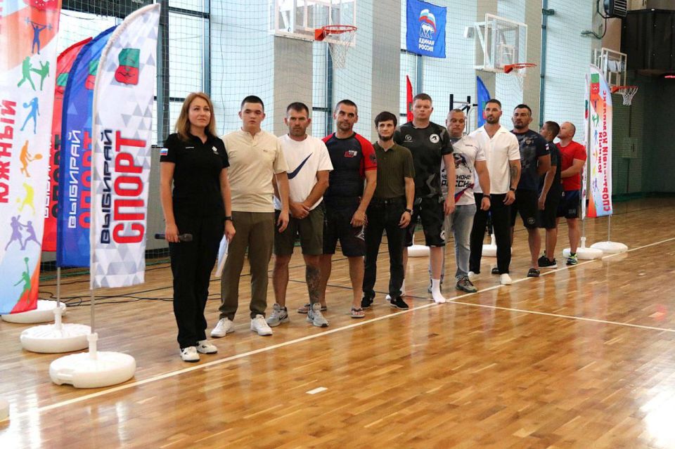 Студенты группы ТО -223 продолжают и в летнее время совершенствоваться в технике овладения  ММА  и улучшать свою физическую подготовку