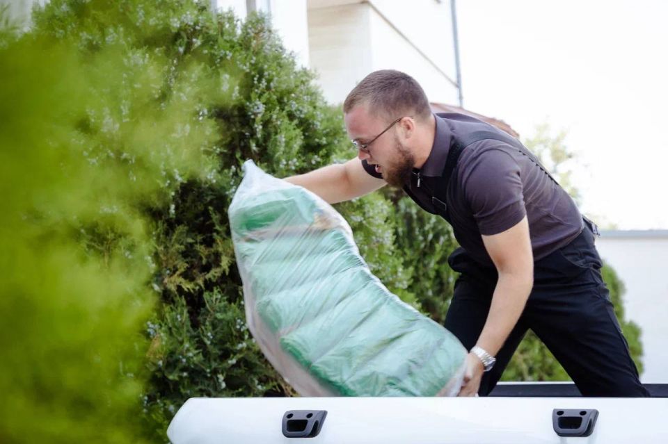 В честь праздника День Крещения Руси от «Единой России» была доставлена гуманитарная помощь в монастырь Саввы Освещенного В честь праздника День Крещения Руси от «Единой России» была доставлена гуманитарная помощь в монастырь Саввы Освещенного