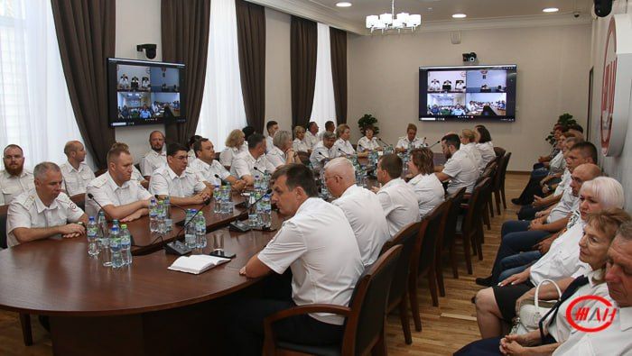 Сегодня, 1 августа, на торжестве, посвященном Дню железнодорожника, работники Донецкого, Луганского, Мелитополь-Херсонского филиалов и центрального аппарата ФГУП «ЖДН» принимали поздравления с праздником и получали награды