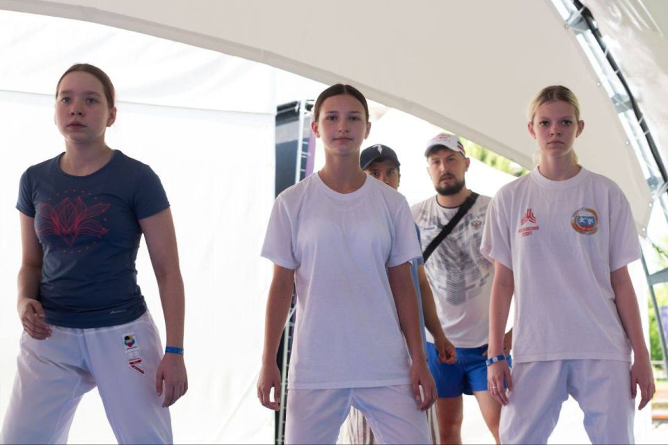            Russia Open  !