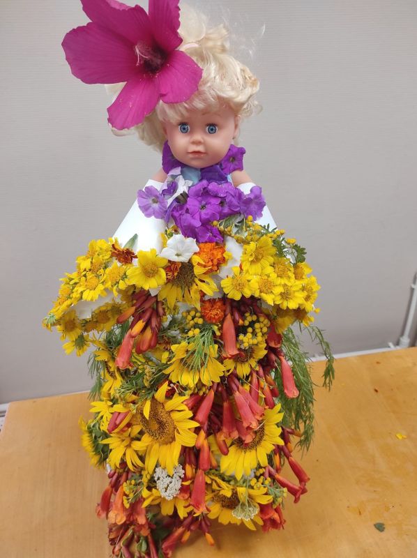 Коллективная работа "Девушка – Лето"