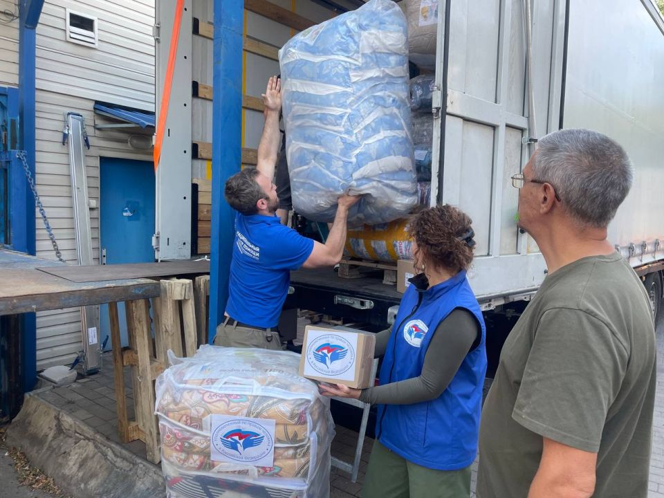 Татьяна Москалькова: В ходе гуманитарной поездки по Запорожской области и Донецкой Народной Республике сотрудники моего Аппарата совместно с волонтерами Национального Центра помощи пропавшим и пострадавшим детям привезли...