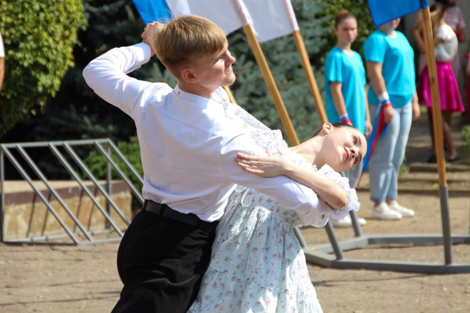 Новый кинотеатр «Аврора» открылся в селе Новгородковка по инициативе Министерства культуры Российской Федерации Новый кинотеатр «Аврора» открылся в селе Новгородковка по инициативе Министерства культуры Российской Федерации