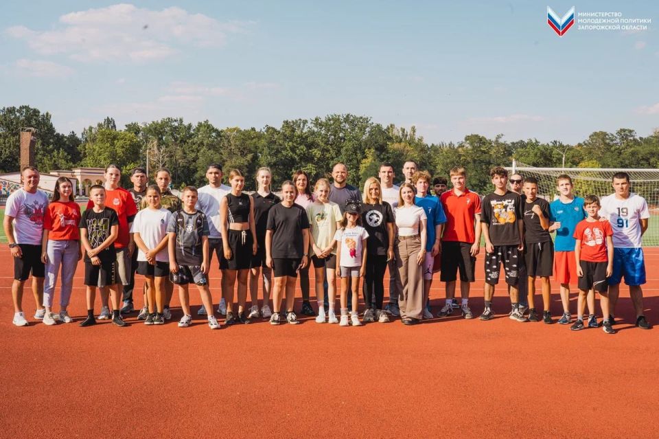 Зарядка для молодёжи: в здоровом теле — здоровый дух!