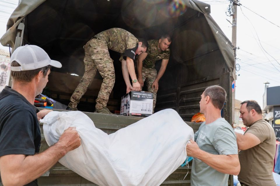Сергей Золотарёв: Всё для Победы!. Сегодня передали гуманитарную помощь военнослужащим, выполняющим боевые задачи на Запорожском направлении Сергей Золотарёв: Всё для Победы!. Сегодня передали гуманитарную помощь военнослужащим, выполняющим боевые задачи на Запорожском направлении