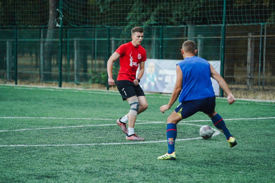 Участники «Волонтерской роты» провели открытую тренировку по мини-футболу в Мелитополе