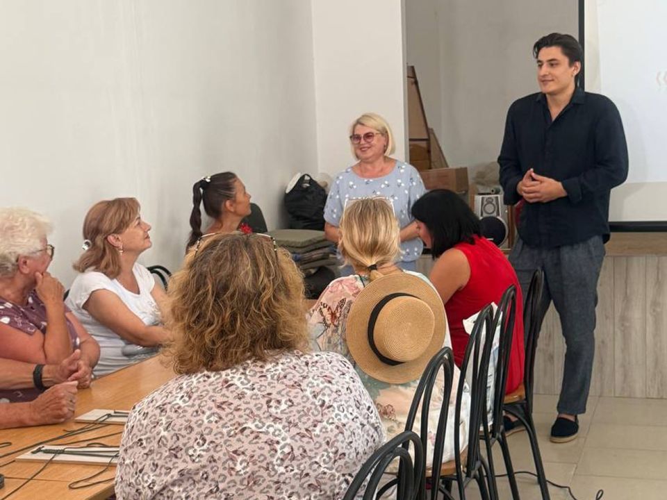 «Таланты молчаливых нитей»: в Мелитополе Женский клуб «Жемчуг ПриаZовья» раскрыл творческий потенциал женщин с нарушением слуха «Таланты молчаливых нитей»: в Мелитополе Женский клуб «Жемчуг ПриаZовья» раскрыл творческий потенциал женщин с нарушением слуха