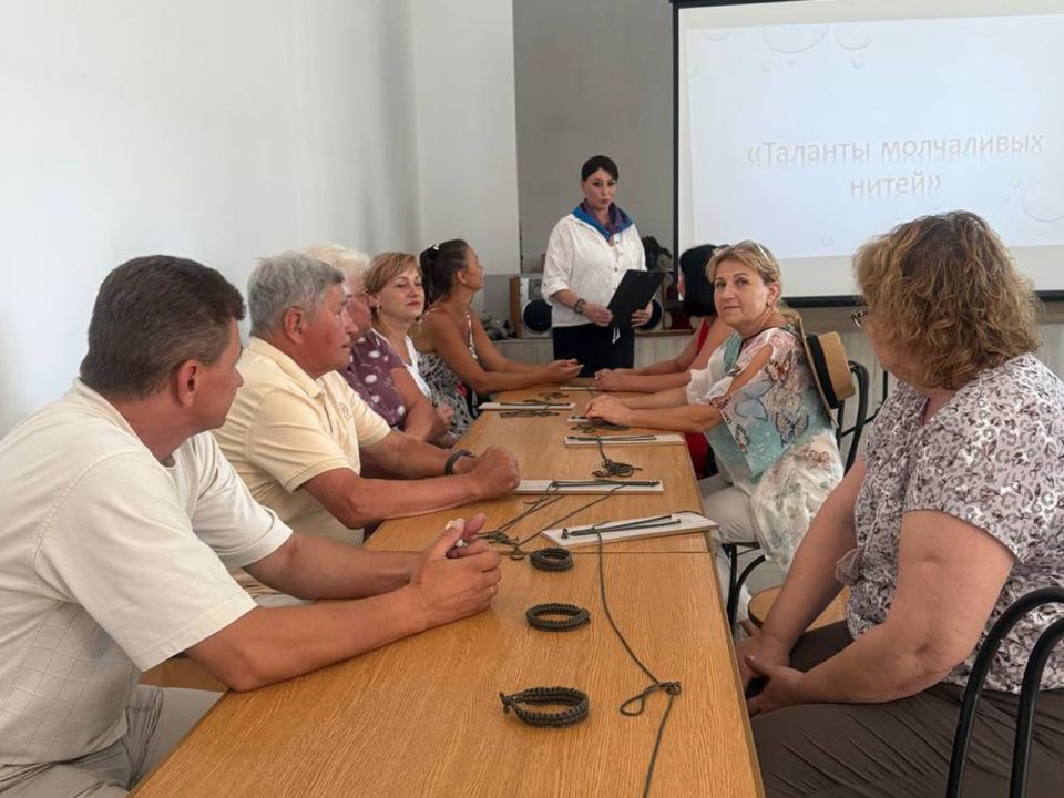 «Таланты молчаливых нитей»: в Мелитополе Женский клуб «Жемчуг ПриаZовья» раскрыл творческий потенциал женщин с нарушением слуха