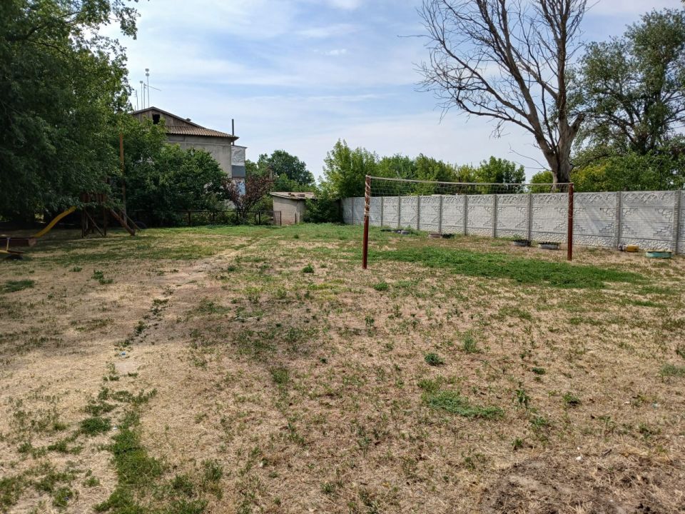 Правила и ответственность. Сотрудники МУП «Жилсервис» навели порядок на территории Зареченского территориального отдела в селе Орлово: убрали разбросанный мусор - теперь здесь чисто, уютно и безопасно для детей Правила и ответственность. Сотрудники МУП «Жилсервис» навели порядок на территории Зареченского территориального отдела в селе Орлово: убрали разбросанный мусор - теперь здесь чисто, уютно и безопасно для детей