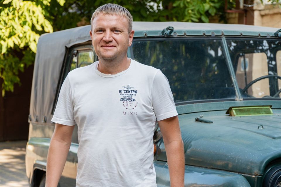 Сергей Золотарёв: Помогаем фронту вместе. Совместно с предпринимателем Артуром Зганяйко передали бойцам на Запорожском направлении предоставленный им легендарный УАЗ-469 Сергей Золотарёв: Помогаем фронту вместе. Совместно с предпринимателем Артуром Зганяйко передали бойцам на Запорожском направлении предоставленный им легендарный УАЗ-469