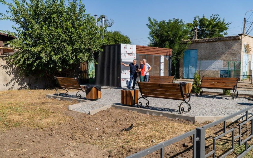 Глава Мелитополя Сергей Золотаревс: Участок возле автовокзала в Мелитополе активно облагораживают