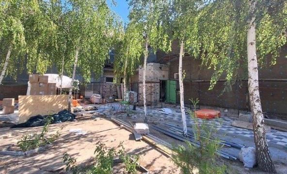 В Центре реабилитации детей в пгт Мирное продолжается капремонт