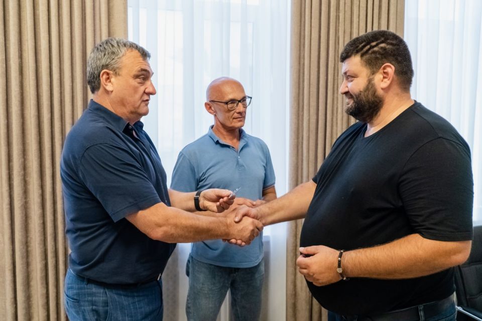 Сергей Золотарёв: Вручение партийного билета «Единой России»