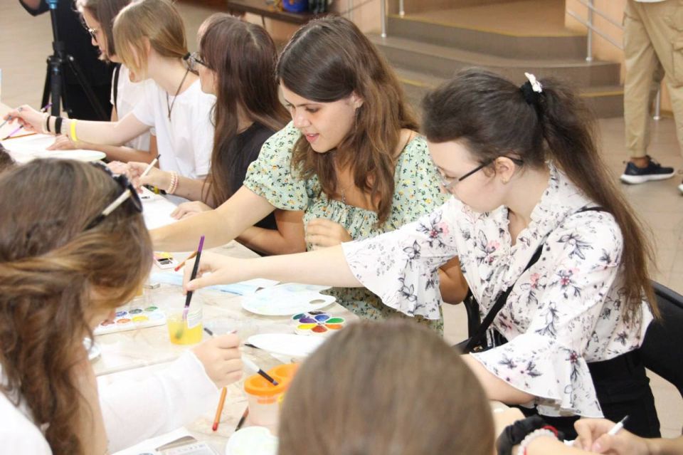 Презентация «Произведений русских классиков глазами детей Донбасса» прошла в Бердянске Презентация «Произведений русских классиков глазами детей Донбасса» прошла в Бердянске