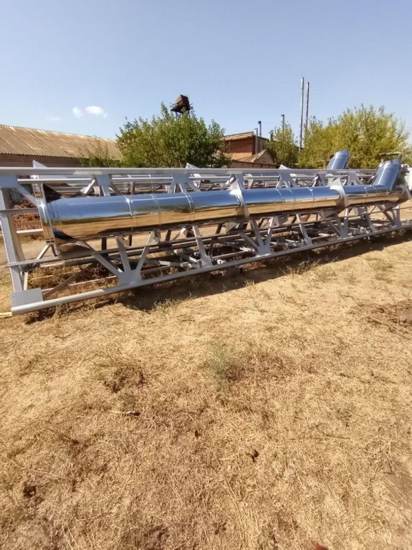 Шефы из Севастополя доставили мачту для котельной в Новониколаевку Шефы из Севастополя доставили мачту для котельной в Новониколаевку