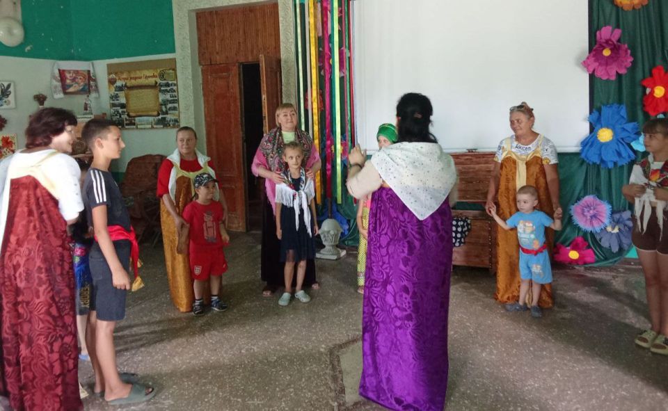 В Ефремовском Доме культуры состоялось мероприятие, приуроченное ко Дню Хоровода Мира В Ефремовском Доме культуры состоялось мероприятие, приуроченное ко Дню Хоровода Мира