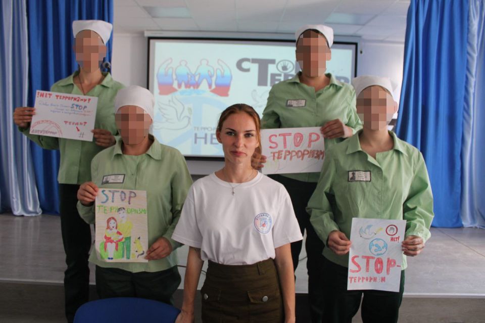 Сотрудники МКУ «Управление культуры, спорта и молодежной политики» администрации городского округа Мелитополь провели интерактивную лекцию на тему «Действие при угрозе террористического акта и в случае его возникновения» в ... Сотрудники МКУ «Управление культуры, спорта и молодежной политики» администрации городского округа Мелитополь провели интерактивную лекцию на тему «Действие при угрозе террористического акта и в случае его возникновения» в ...