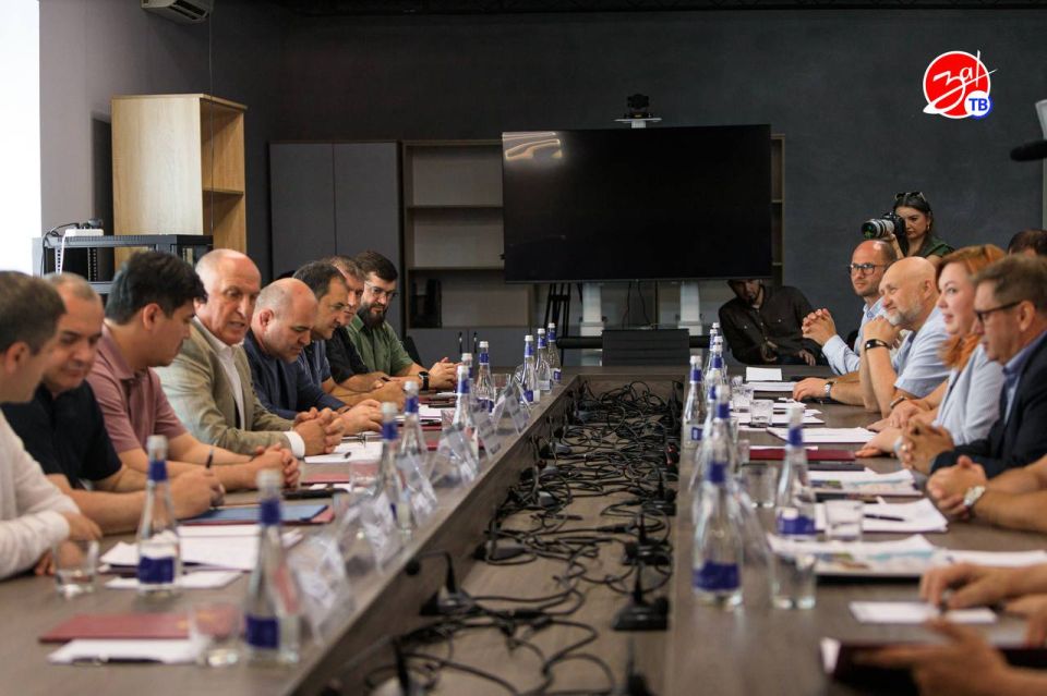 В Мелитополе состоялась рабочая встреча Правительств Дагестана и Запорожской области В Мелитополе состоялась рабочая встреча Правительств Дагестана и Запорожской области