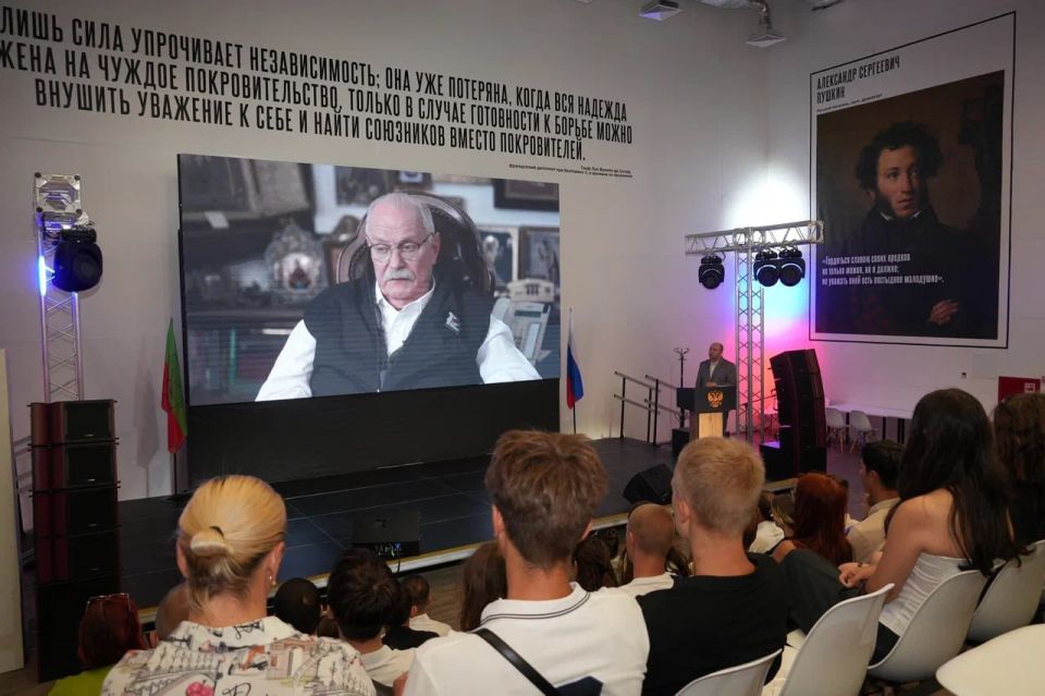 20 августа при поддержке Министерства образования и науки Запорожской области на базе мультимедийного исторического парка «Россия - Моя история» прошло торжественное открытие Всероссийского конкурса «Связующая нить» для... 20 августа при поддержке Министерства образования и науки Запорожской области на базе мультимедийного исторического парка «Россия - Моя история» прошло торжественное открытие Всероссийского конкурса «Связующая нить» для...