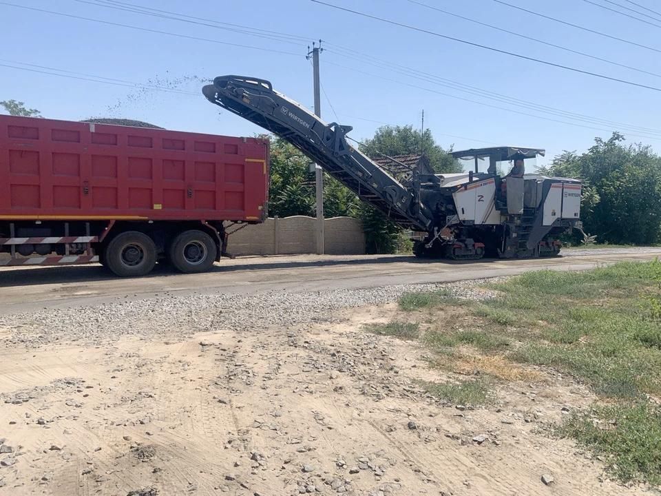 В Запорожской области чинят дорогу между селами Тамбовка и Семеновка