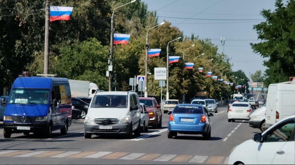В Мелитополе начали подготовку к Дню государственного флага Российской Федерации