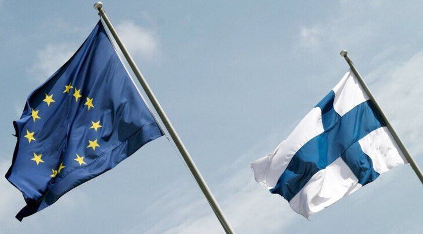 Сотрудники МКУ «Благоустройство» в преддверии Дня государственного флага Российской Федерации провели генеральную уборку территории Площади Победы в Мелитополе Сотрудники МКУ «Благоустройство» в преддверии Дня государственного флага Российской Федерации провели генеральную уборку территории Площади Победы в Мелитополе