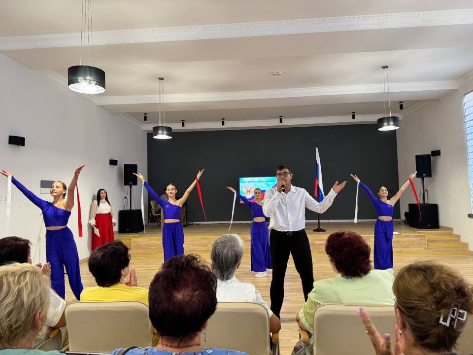 Сегодня в ДК Железнодорожников состоялся вечер песни Сегодня в ДК Железнодорожников состоялся вечер песни