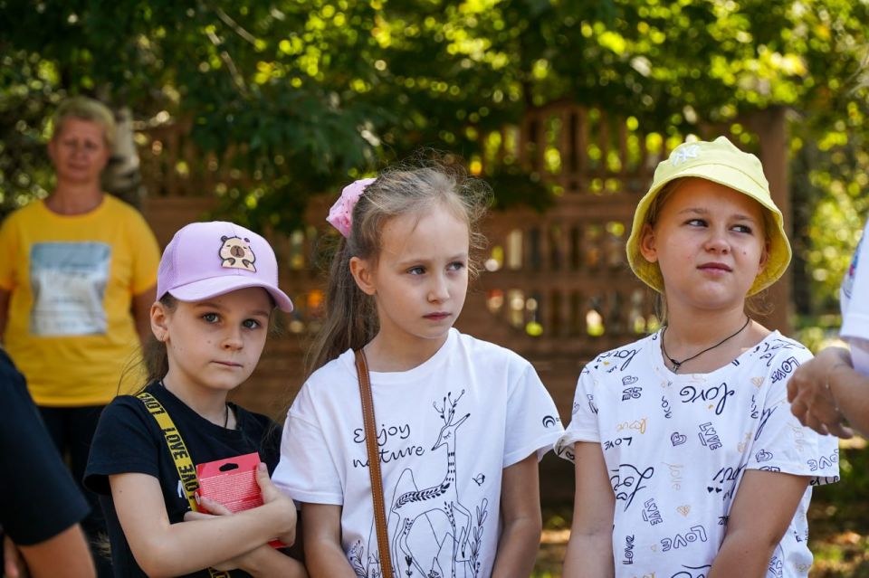 Тематический рисунок на асфальте «Рисунок мира» Тематический рисунок на асфальте «Рисунок мира»