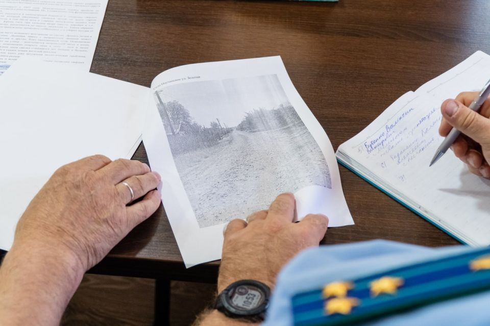Сергей Золотарёв: Совместный прием граждан с прокурором Мелитополя прошел в Новенском сельском поселении Сергей Золотарёв: Совместный прием граждан с прокурором Мелитополя прошел в Новенском сельском поселении