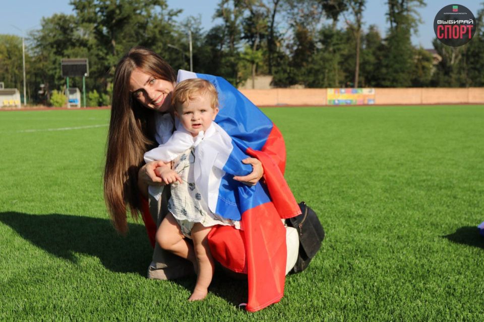 Запорожская область отметила День Государственного флага масштабным патриотическим забегом! Запорожская область отметила День Государственного флага масштабным патриотическим забегом!