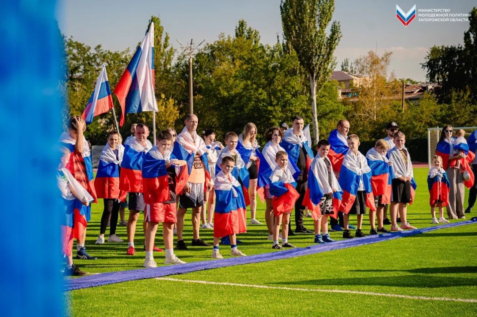 В Мелитополе состоялся патриотический забег, приуроченный ко Дню Государственного флага Российской Федерации! В Мелитополе состоялся патриотический забег, приуроченный ко Дню Государственного флага Российской Федерации!