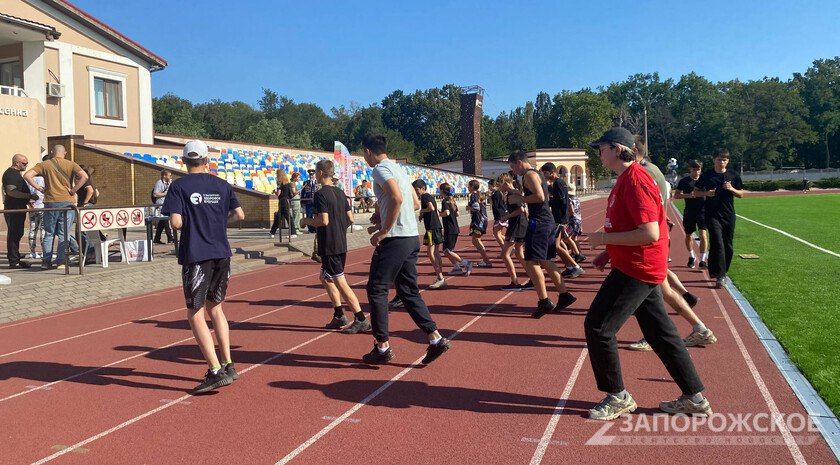 В Мелитополе прошел спортивный праздник ко Дню офицера