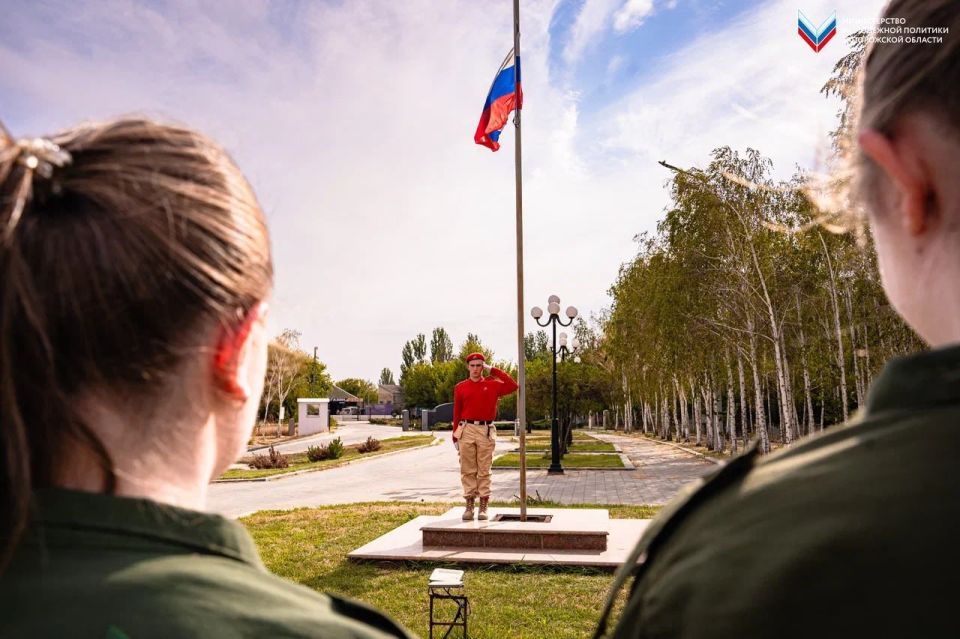 В Мелитополе состоялось торжественное поднятие флага Российской Федерации! В Мелитополе состоялось торжественное поднятие флага Российской Федерации!