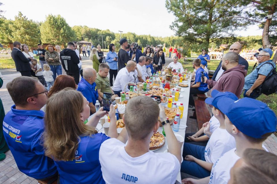 Визит Председателя ЛДПР Л.Э. Слуцкого в Липецкую область: акцент на инновации, семью и традиции Визит Председателя ЛДПР Л.Э. Слуцкого в Липецкую область: акцент на инновации, семью и традиции