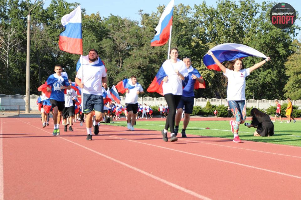 Запорожская область отметила День Государственного флага масштабным патриотическим забегом! Запорожская область отметила День Государственного флага масштабным патриотическим забегом!
