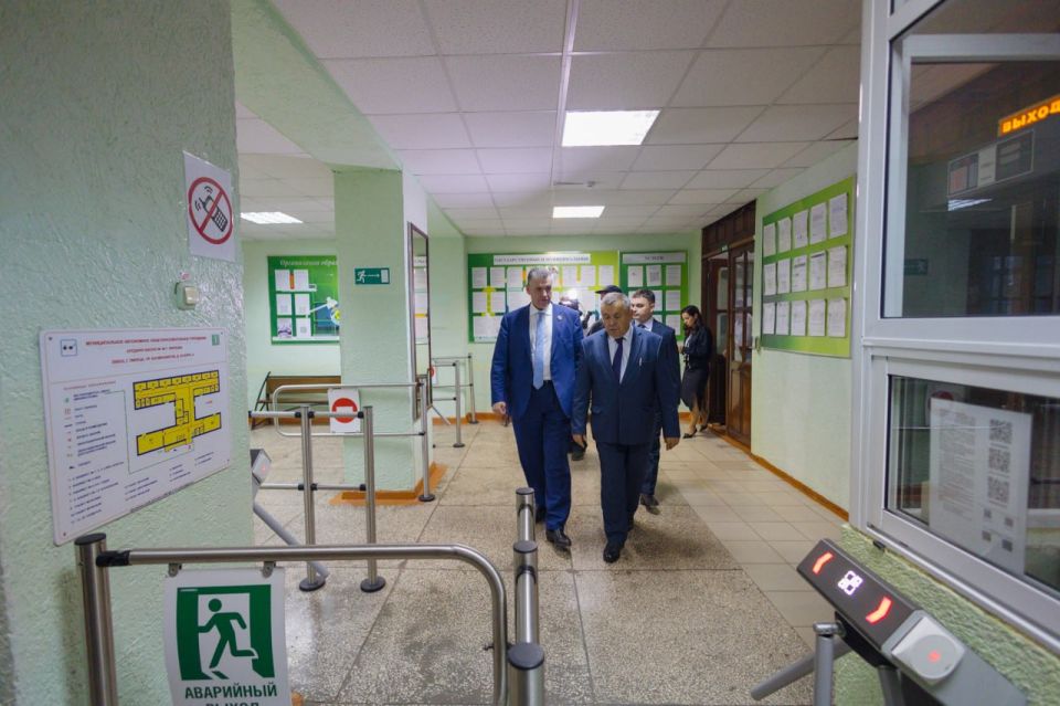 Визит Председателя ЛДПР Л.Э. Слуцкого в Липецкую область: акцент на инновации, семью и традиции Визит Председателя ЛДПР Л.Э. Слуцкого в Липецкую область: акцент на инновации, семью и традиции