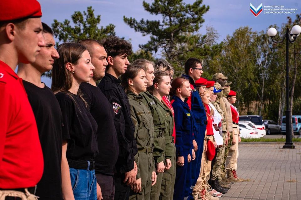 В Мелитополе состоялось торжественное поднятие флага Российской Федерации! В Мелитополе состоялось торжественное поднятие флага Российской Федерации!