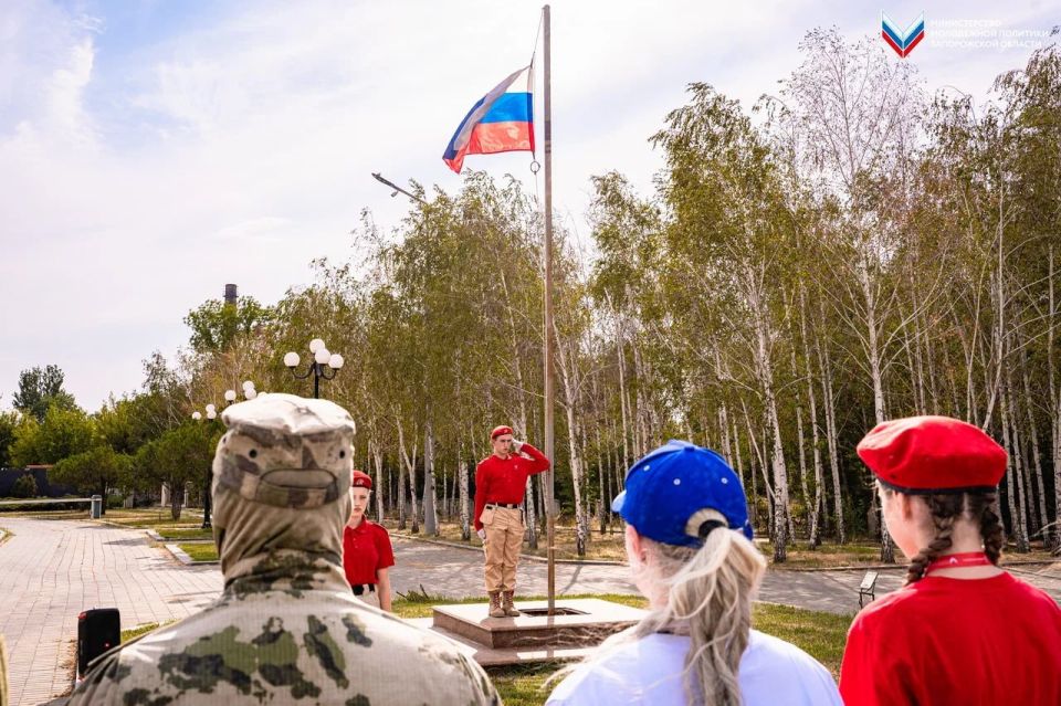В Мелитополе состоялось торжественное поднятие флага Российской Федерации! В Мелитополе состоялось торжественное поднятие флага Российской Федерации!