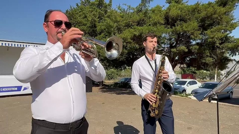 Концерт в селе Астраханка, посвящённый Дню флага Российской Федерации