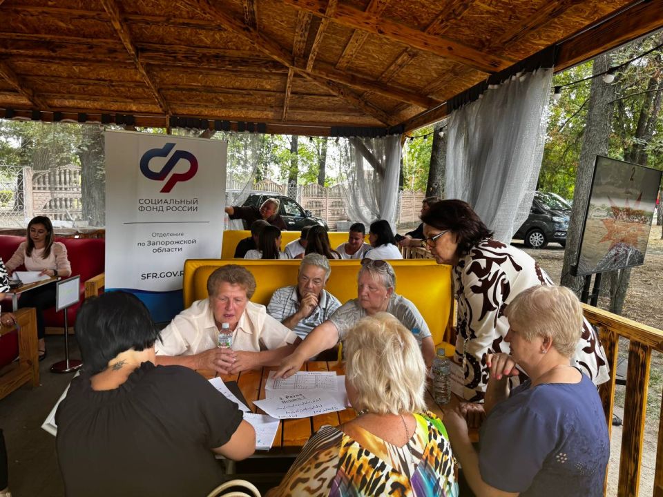 В городском парке имени Горького состоялось праздничное мероприятие, приуроченное ко Дню Государственного флага Российской Федерации В городском парке имени Горького состоялось праздничное мероприятие, приуроченное ко Дню Государственного флага Российской Федерации