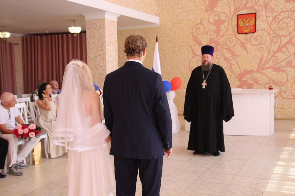 В Мелитополе поздравили юбиляров супружеской жизни В Мелитополе поздравили юбиляров супружеской жизни