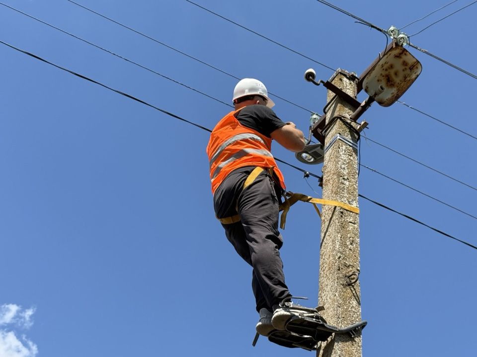 Проведены работы по обслуживанию системы уличного освещения в с. Астраханка Проведены работы по обслуживанию системы уличного освещения в с. Астраханка